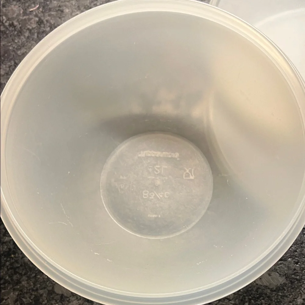 Vintage Tupperware Wonderlier White Plastic Mixing Bowl Set. Very good condition